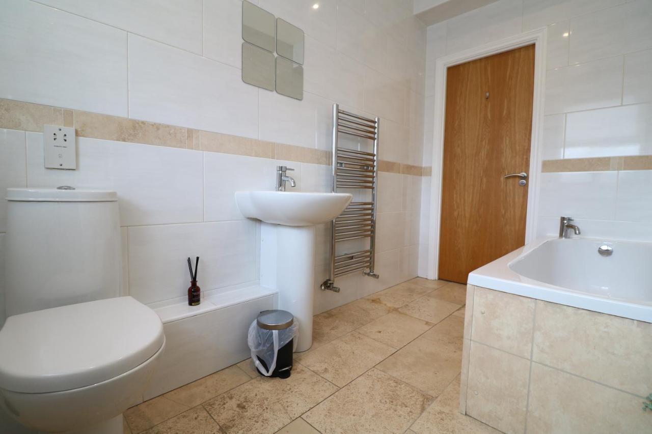 Luxury Spacious 2 Bed Apartment Free Ample Parking 森德兰 外观 照片