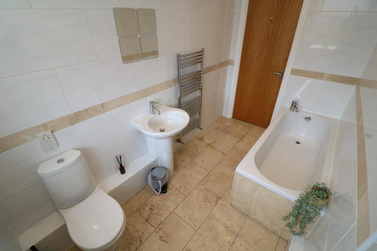 Luxury Spacious 2 Bed Apartment Free Ample Parking 森德兰 外观 照片